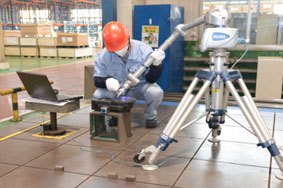 利用三维激光扫描测量臂测量外形结构复杂部品，实现 依照设计三维图进行的全方位检测，力求产品与设计的100%一致。